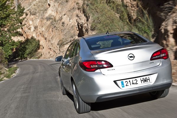 Prueba: Opel Astra Sedan 1.7 CDTI