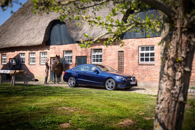 Mercedes E Coupé y Cabrio 2013, oda al lujo