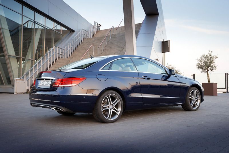 Mercedes E Coupé y Cabrio 2013, oda al lujo
