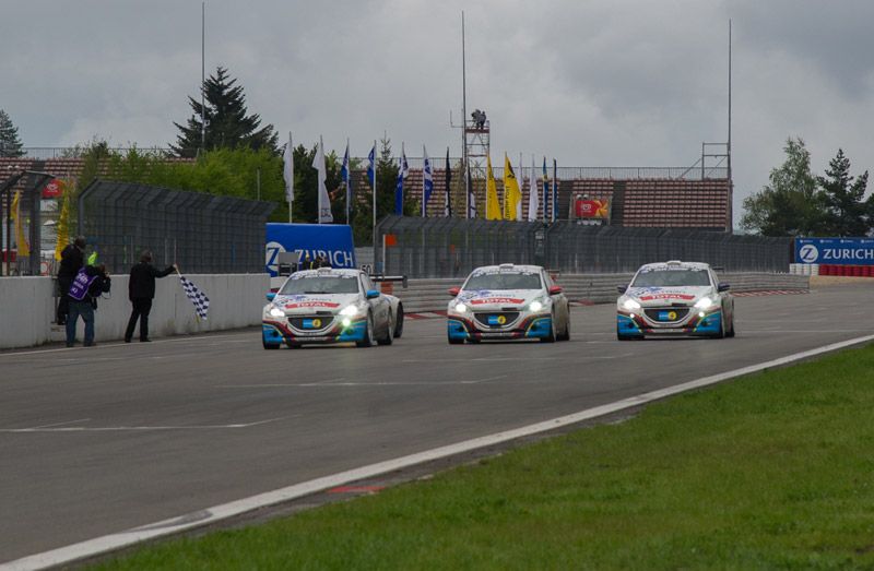 Triplete de Peugeot en las 24 Horas de Nürburgring
