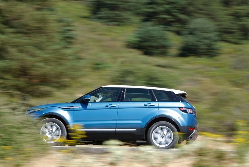 Comparativa: Range Rover Evoque eD4 Pure 2WD vs Audi Q3 2.0 TDI 4x2
