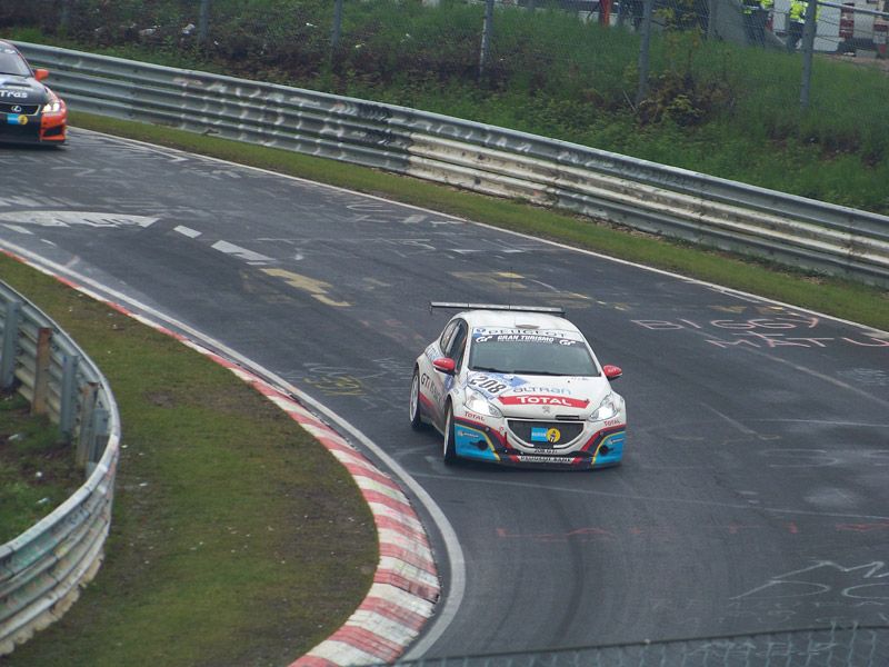 Triplete de Peugeot en las 24 Horas de Nürburgring