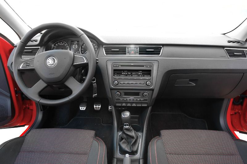 Opel Astra Sedán 1.7 CDTI vs Skoda Rapid 1.6 TDI