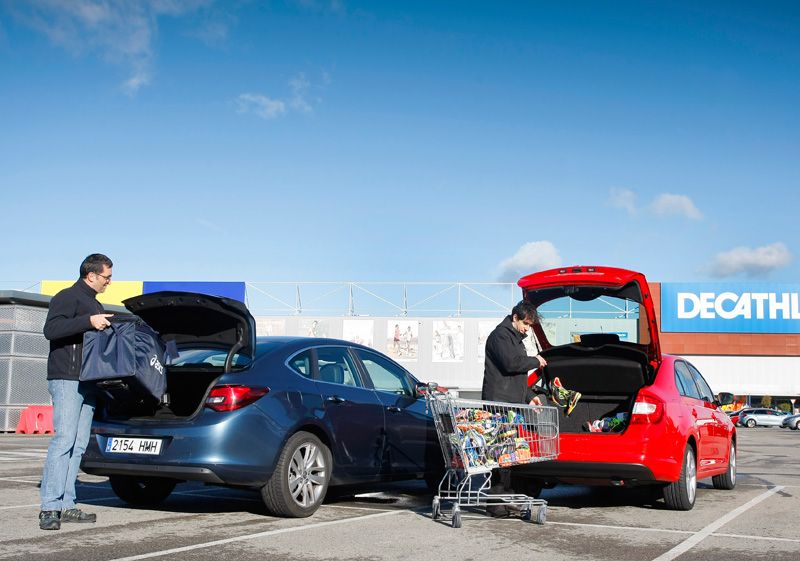 Opel Astra Sedan vs Skoda Rapid