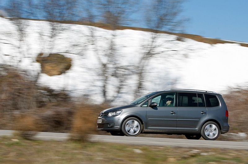 Comparativa VW Touran vs Toyota Verso