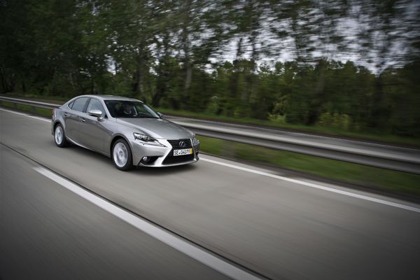 Lexus IS 300h