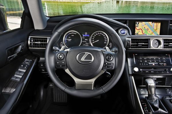 Lexus IS 300h