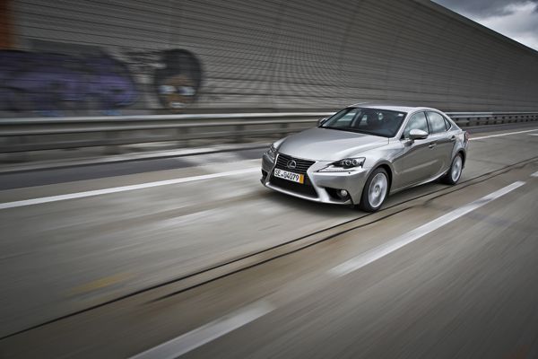 Lexus IS 300h