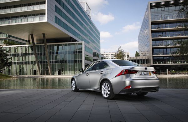 Lexus IS 300h