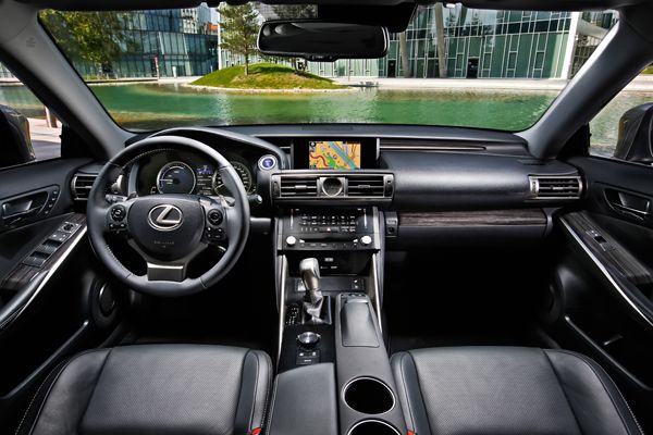 Lexus IS 300h