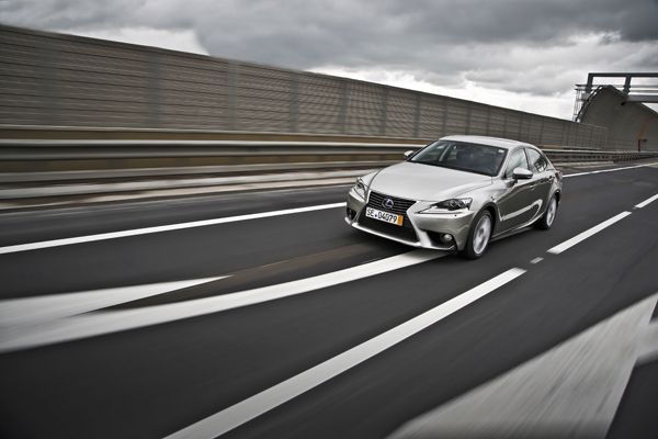 Lexus IS 300h