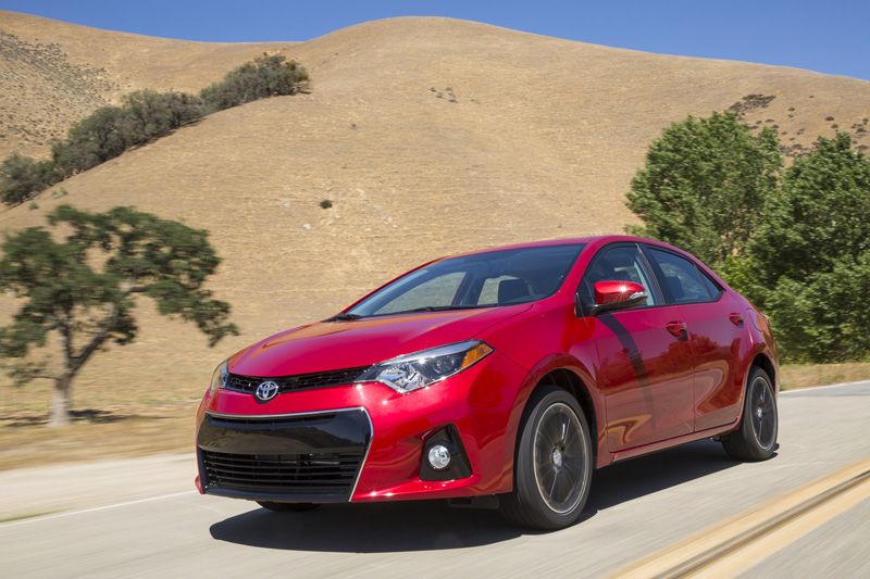 Toyota Corolla Sedán 2014, ahora más agresivo