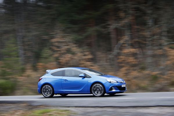 Prueba: Opel Astra GTC, adrenalítico