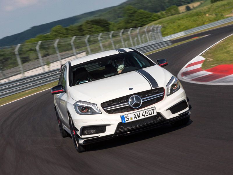 Mercedes A 45 AMG, contacto