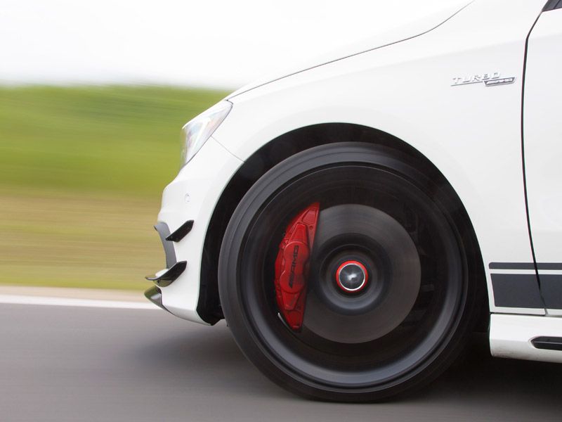 Mercedes A 45 AMG, contacto