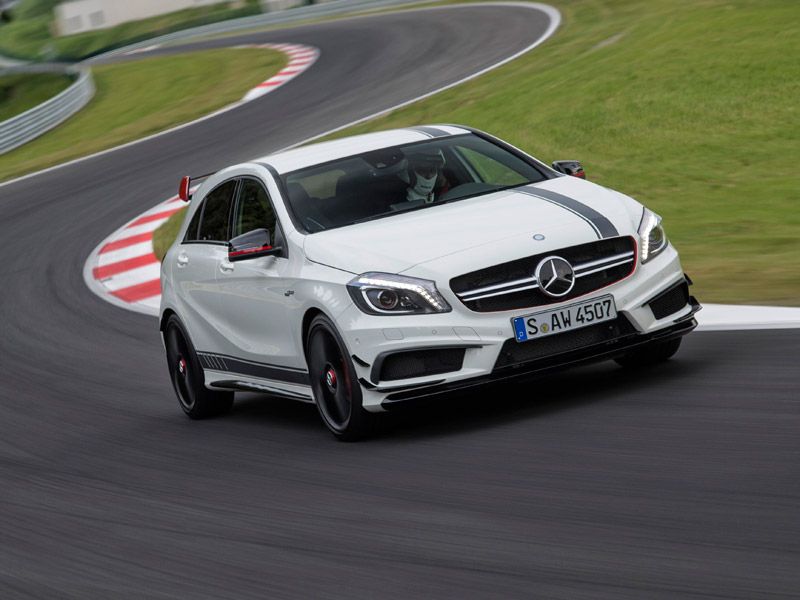 Mercedes A 45 AMG, contacto