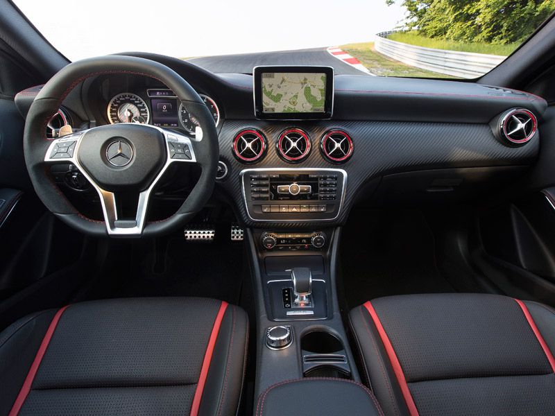 Interior del Mercedes Clase A 45 AMG