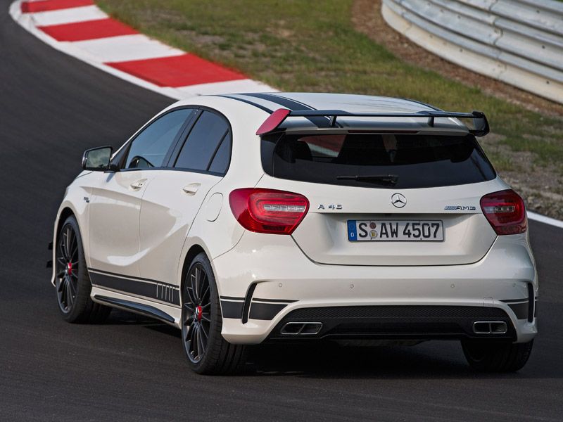 Mercedes A 45 AMG, contacto