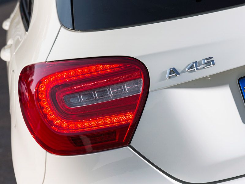 Mercedes A 45 AMG, contacto