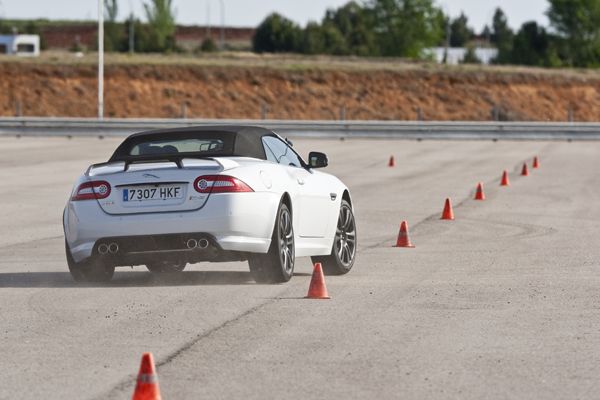 Prueba: Jaguar XKRS Convertible 5.0 V8 550 Aut, ¿el cabrio perfecto?