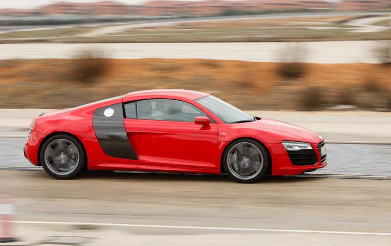 Prueba: Audi R8 V10, Ferrari con aros