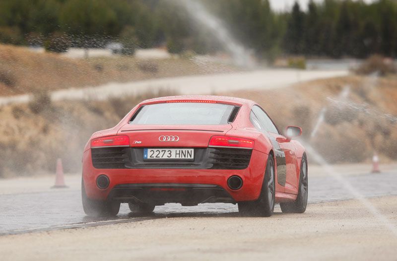 Prueba: Audi R8 V10, Ferrari con aros
