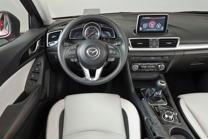 Contacto: nuevo Mazda3