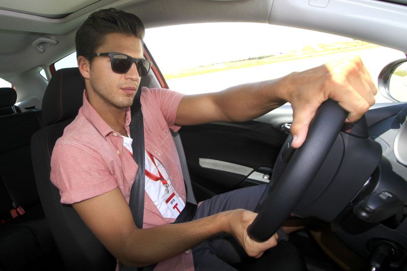 Maxi Iglesias y Santi Millán en el Reto AUTOPISTA