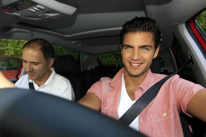 Maxi Iglesias y Santi Millán en el Reto AUTOPISTA