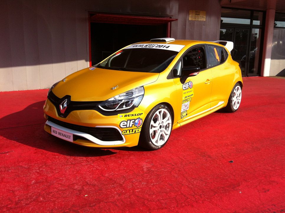 Nuevo Renault Clio Cup Race Car