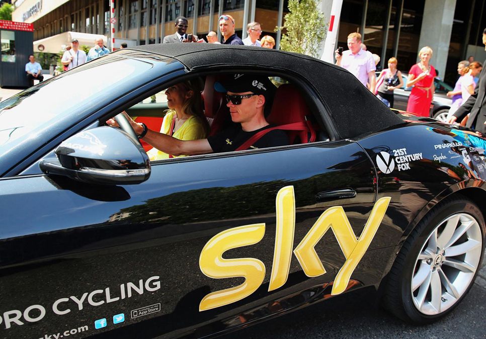 Chris Froome se lleva un Jaguar F-Type a casa