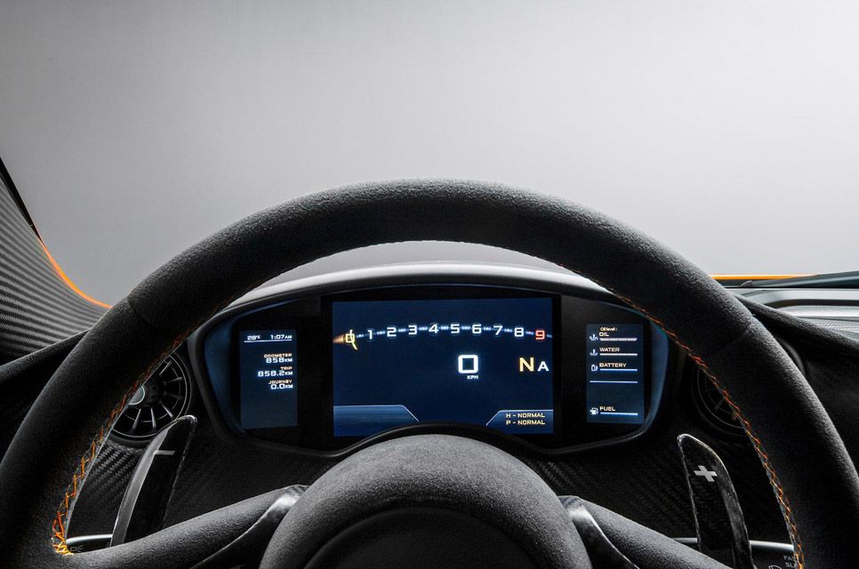Button conduce un McLaren P1 en Goodwood