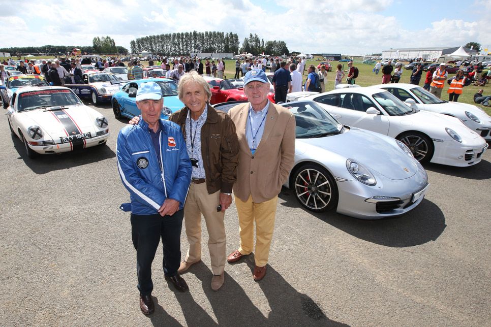 Concentración de Porsche 911 en Silverstone