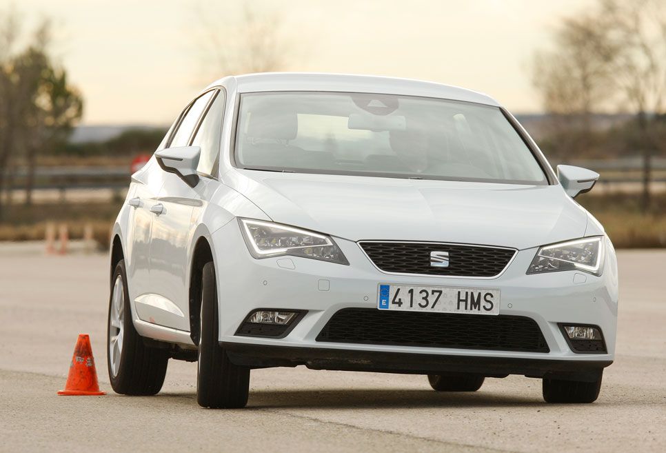 Comparativa: Volkswagen Golf vs Seat León y Audi A3
