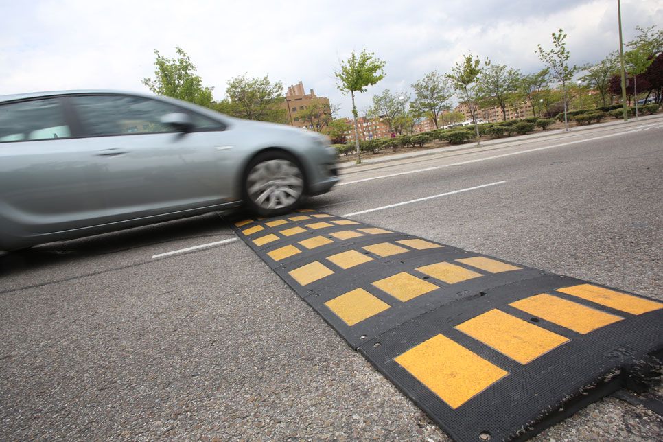 Los badenes y los reductores de velocidad, a examen