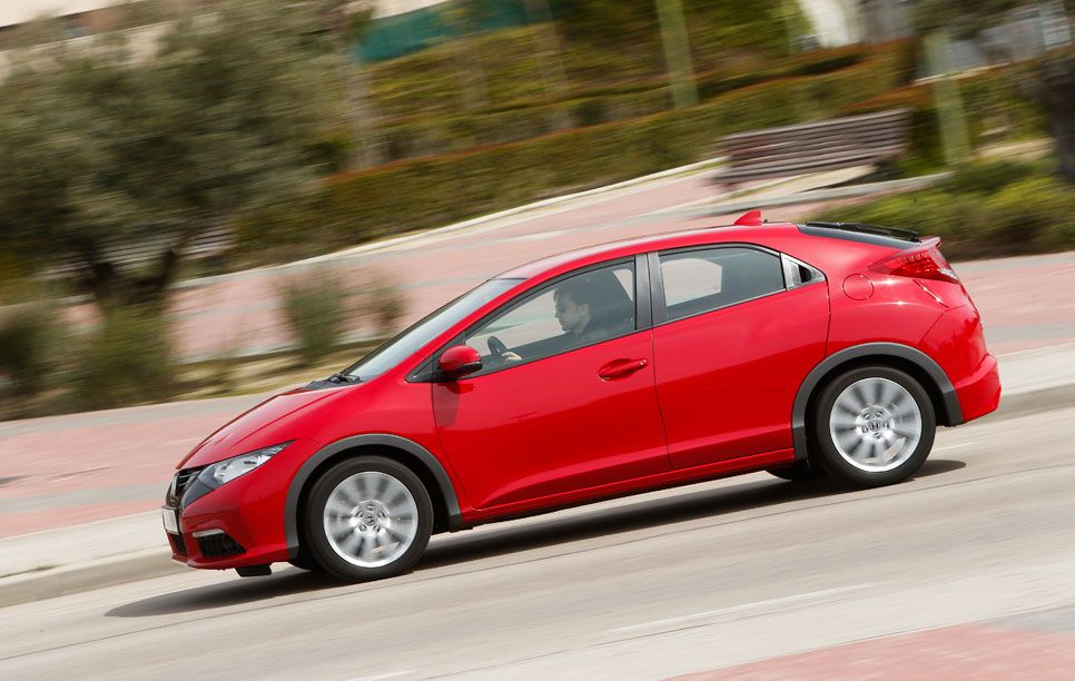 Honda Civic 1.6 i-DTEC vs VW Golf 1.6 TDI