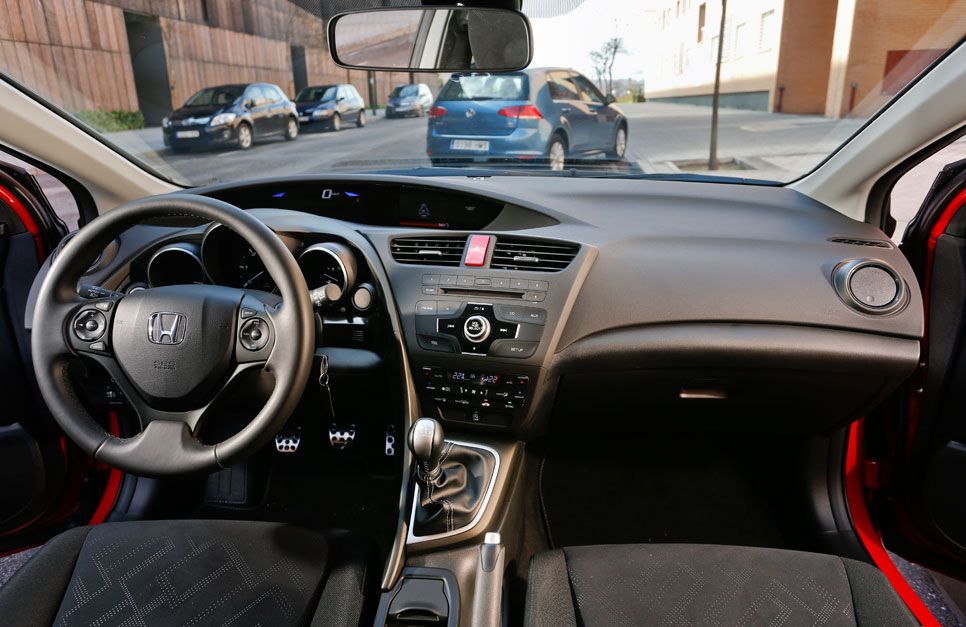 Honda Civic 1.6 i-DTEC vs VW Golf 1.6 TDI