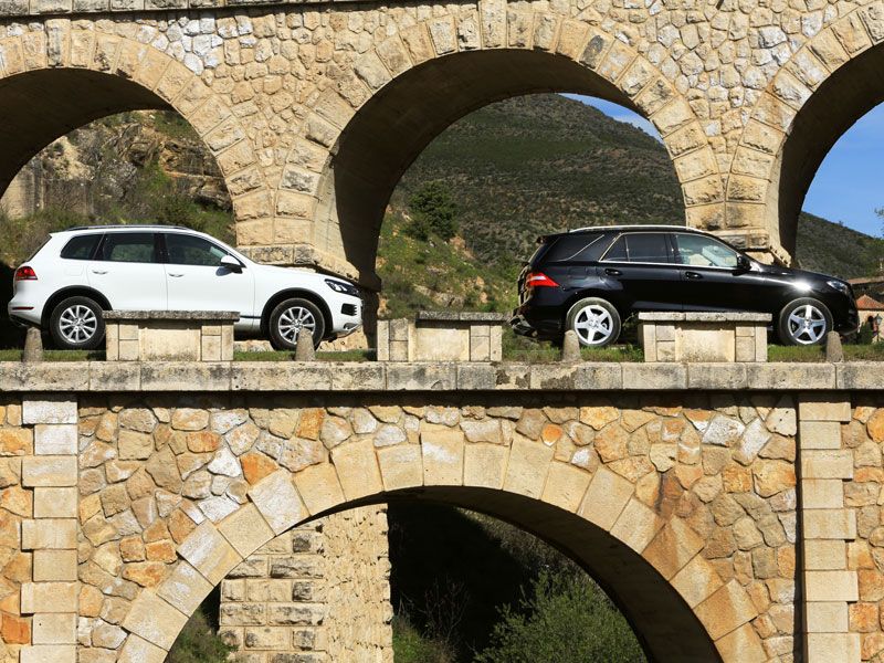 VW Touareg 3.0 V6 TDI Bluemotion Tiptronic vs Mercedes M250 BT 204 4Matic 5p 7G-Tronic