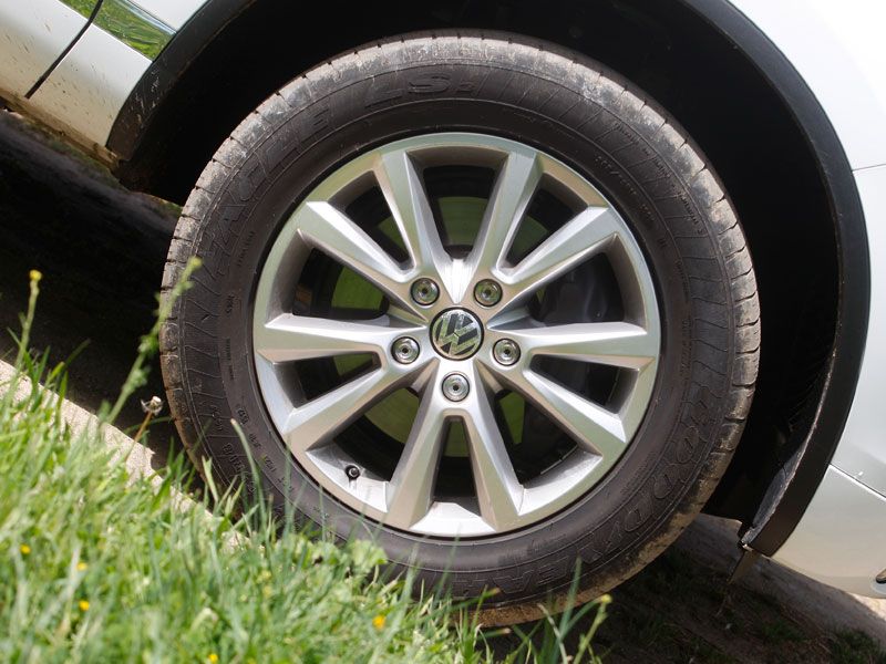 VW Touareg 3.0 V6 TDI Bluemotion Tiptronic vs Mercedes M250 BT 204 4Matic 5p 7G-Tronic