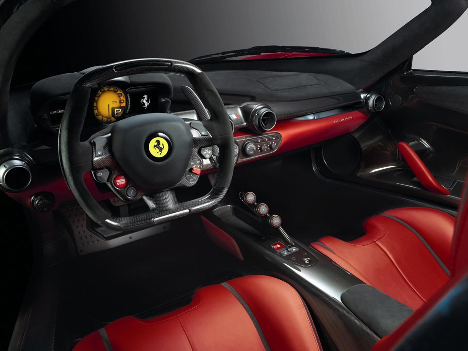Cristiano Ronaldo se comprar un Ferrari LaFerrari