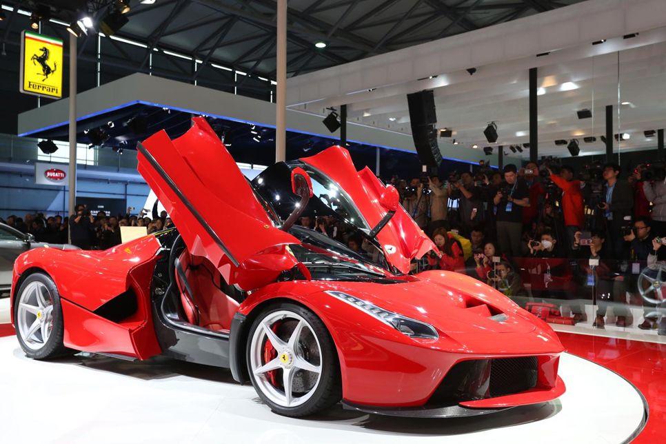 Cristiano Ronaldo se comprar un Ferrari LaFerrari