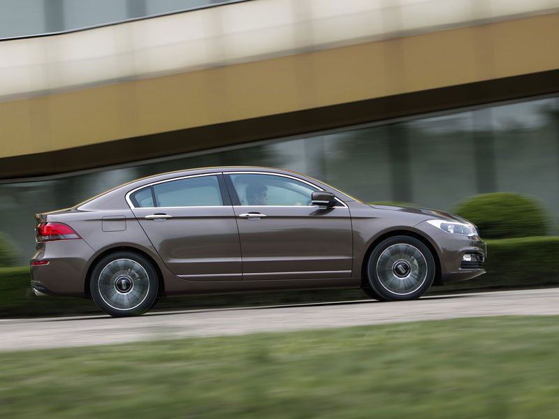 Quoros 3 Sedan, familiar y crossover