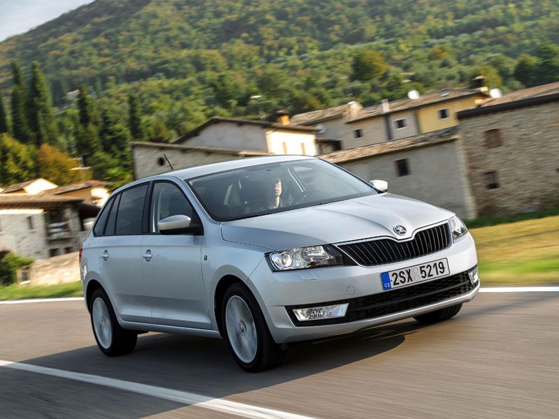 Skoda Spaceback, el contacto