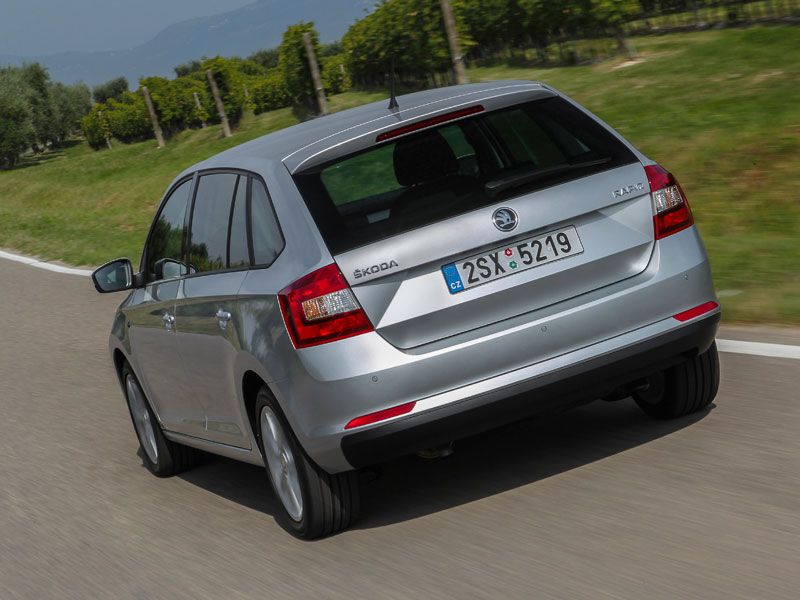 Skoda Spaceback, el contacto