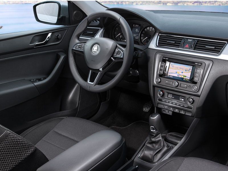 Skoda Spaceback, el contacto