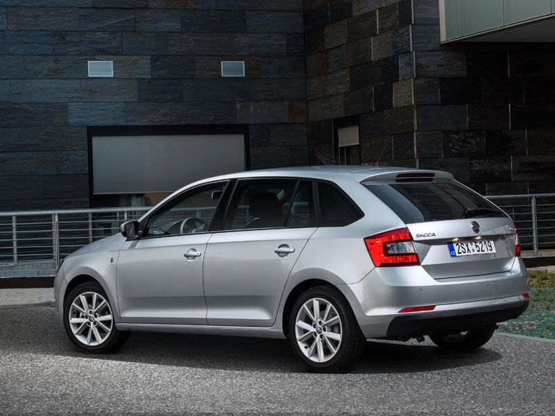 Skoda Spaceback, el contacto