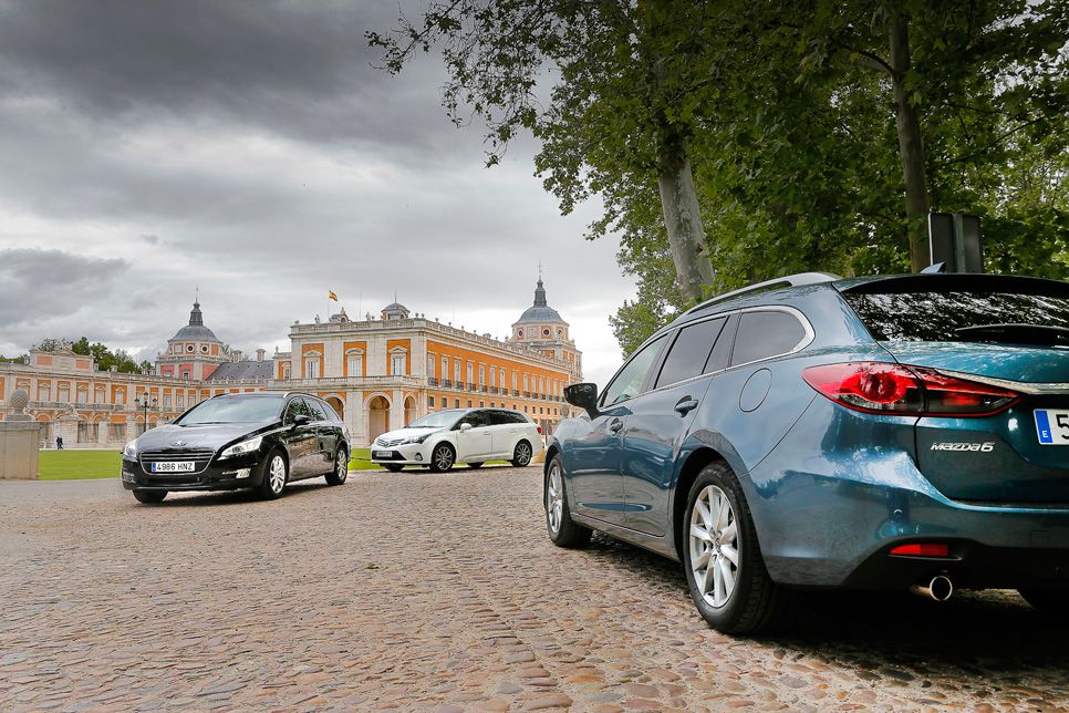Comparativa: Mazda 6 SW vs Peugeot 508 SW y Toyota Avensis Cross Sport