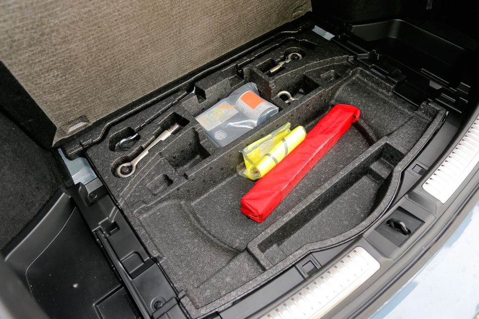 Comparativa: Mazda 6 SW vs Peugeot 508 SW y Toyota Avensis Cross Sport