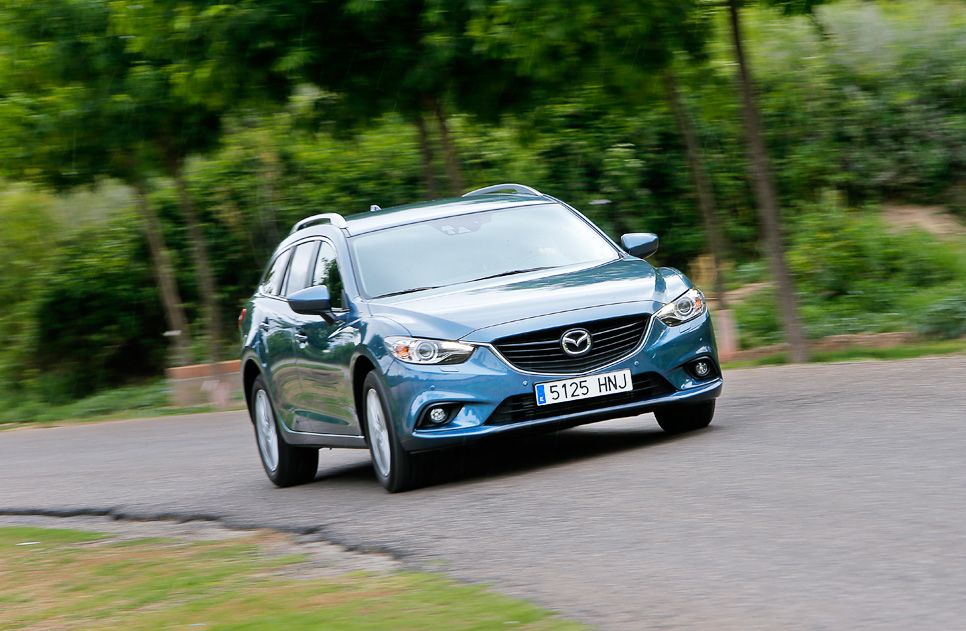 Comparativa: Mazda 6 SW vs Peugeot 508 SW y Toyota Avensis Cross Sport