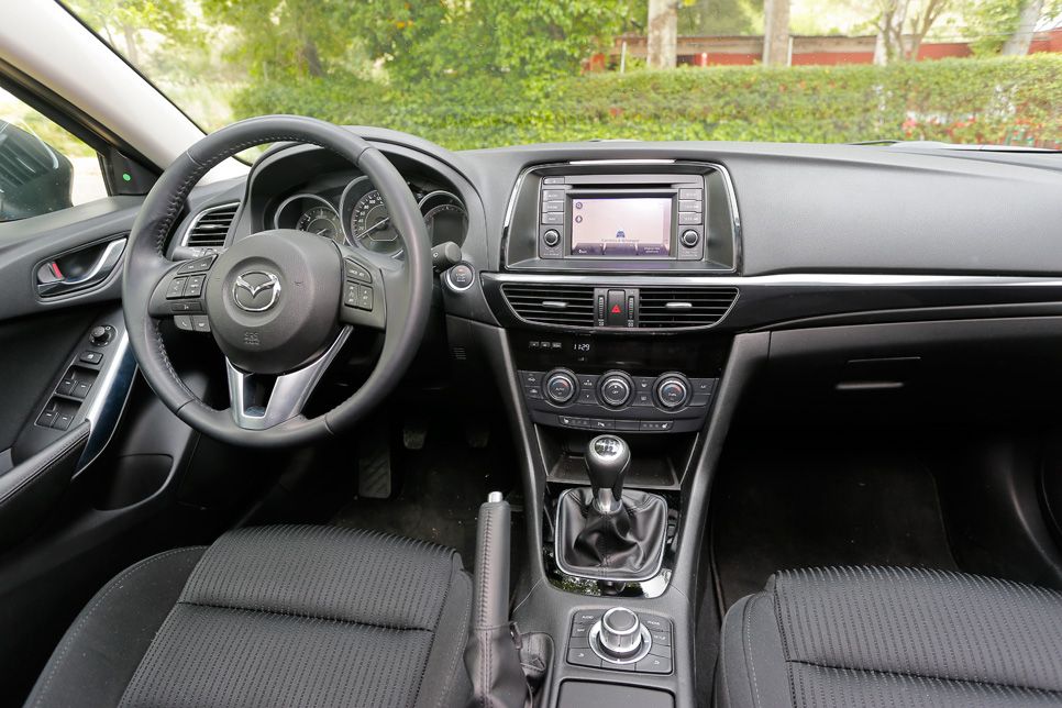 Comparativa: Mazda 6 SW vs Peugeot 508 SW y Toyota Avensis Cross Sport